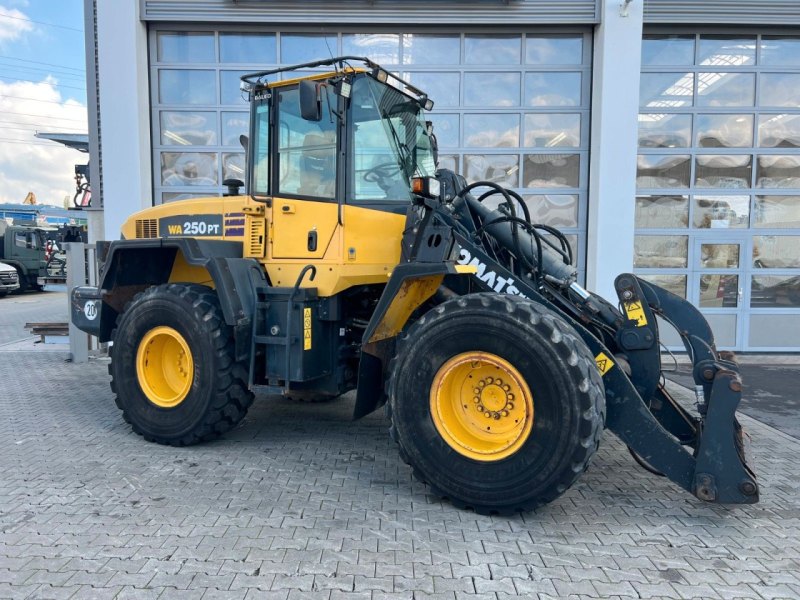 Komatsu WA 250 PT - 5H / 12.390h /