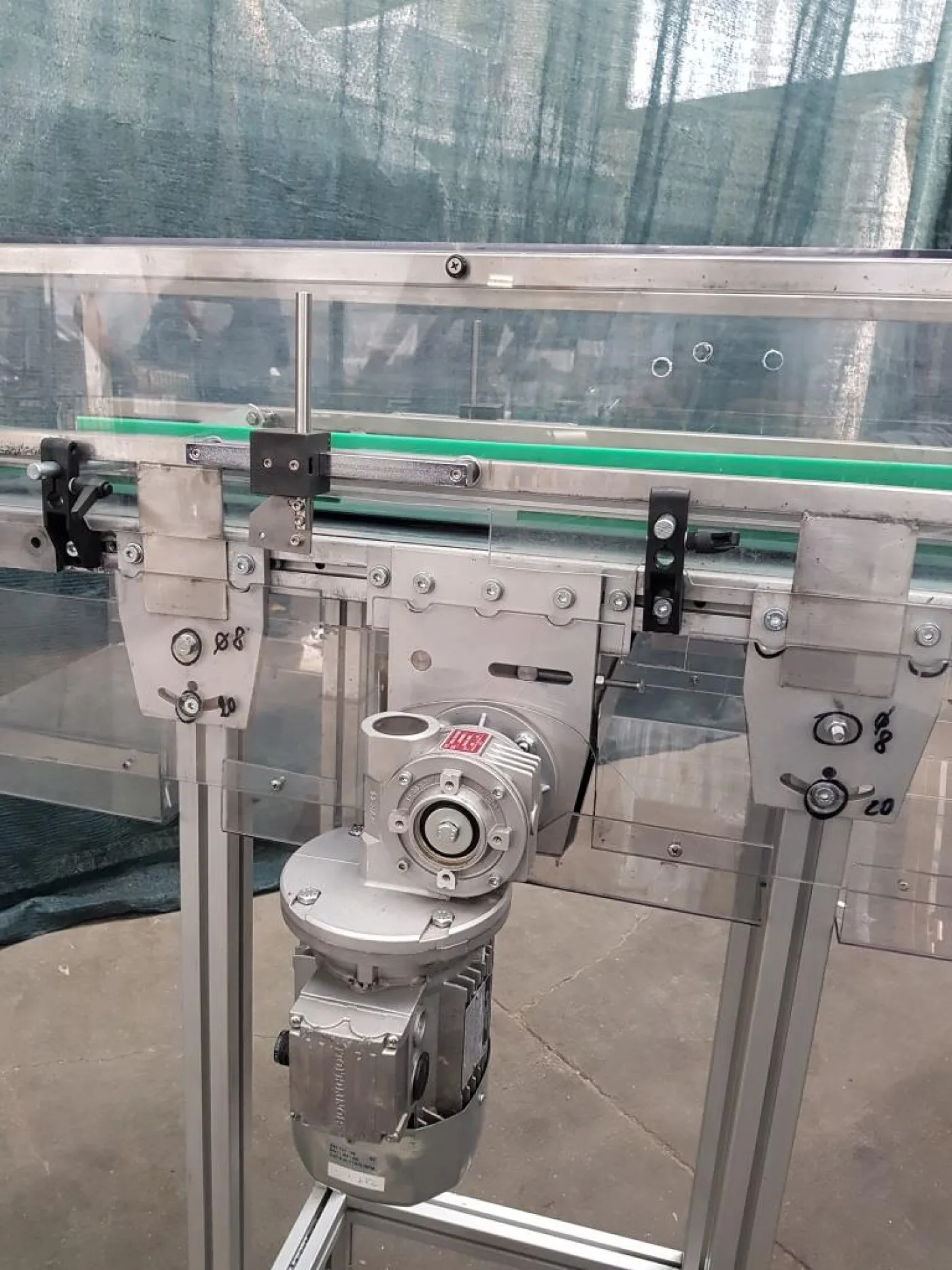 NASTRO A TAPPETO MOTORIZZATO CON VARIATORE DI VELOCITÀ - 6