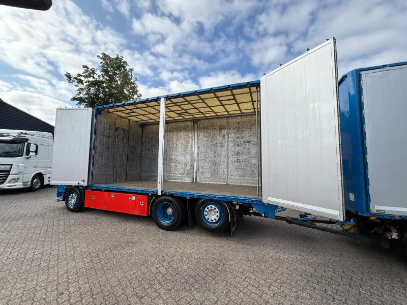 DAF XF 530 Full Air Side Doors Combi AS-3 Lift Axle/Steering Axle NL Truck - 7