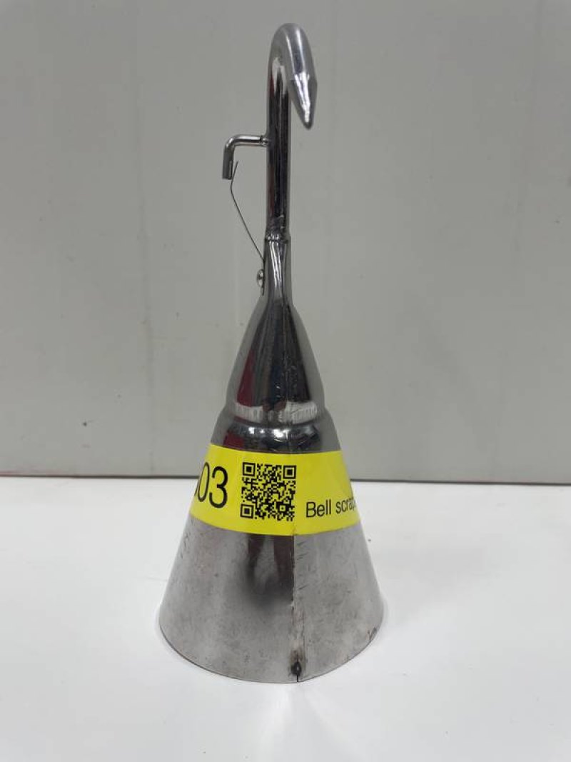 Bell scraper w. nail hook