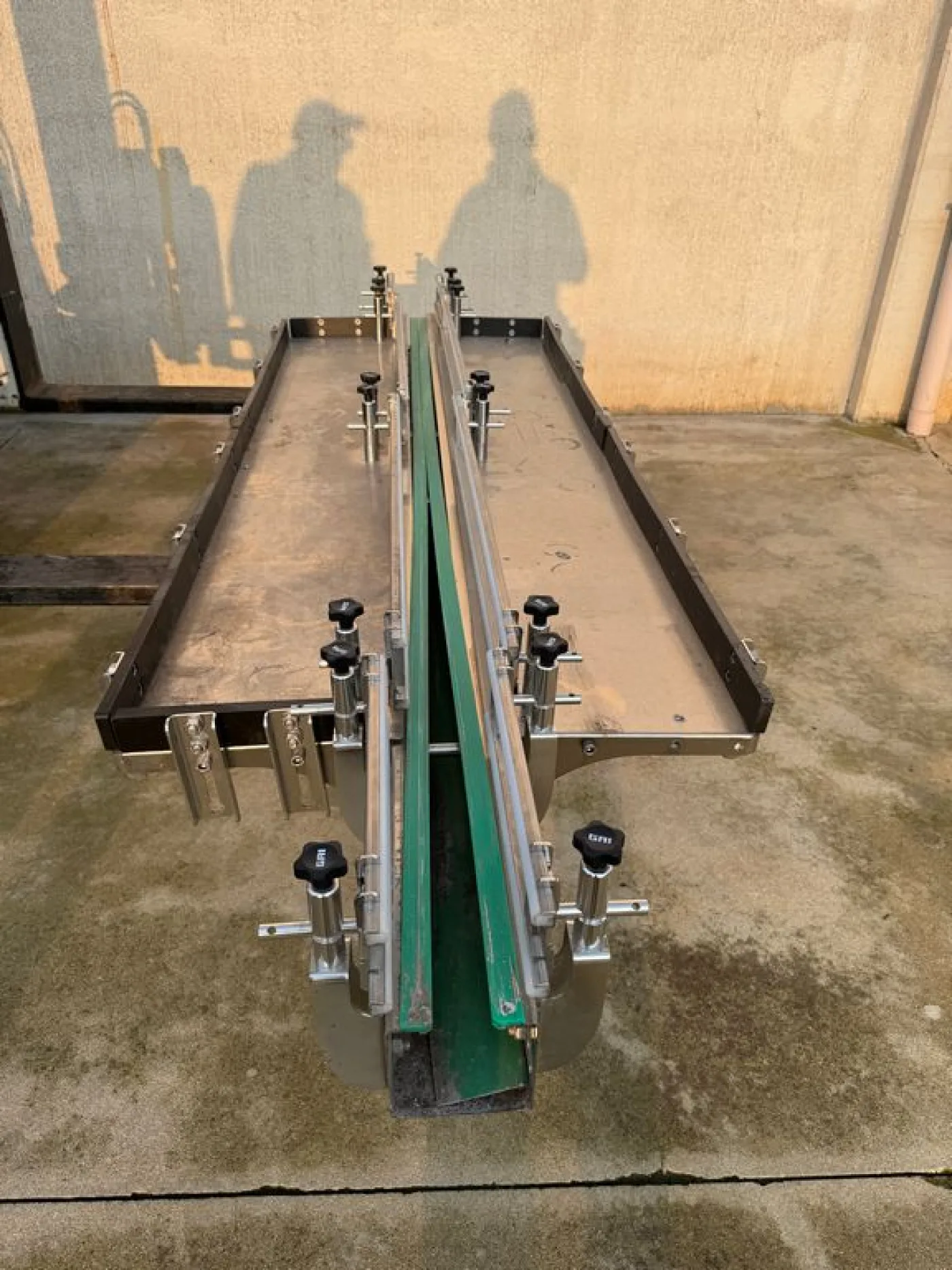 STAINLESS STEEL CONVEYOR BELT WITH BILATERAL TABLE, SECOND HAND EQUIPMENT - 2