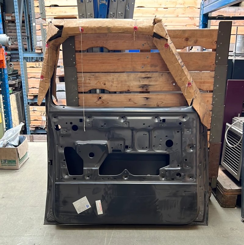 Dodge 81-93 deur links