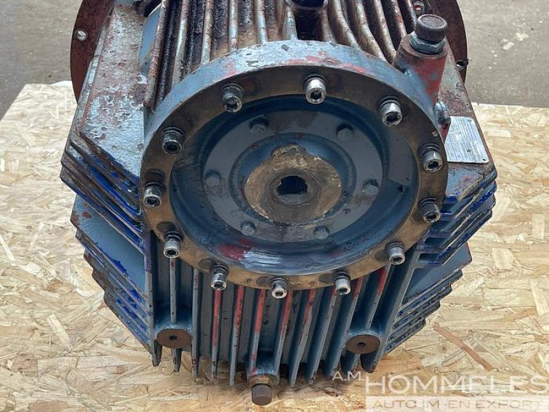 Transmission DGM 136/1