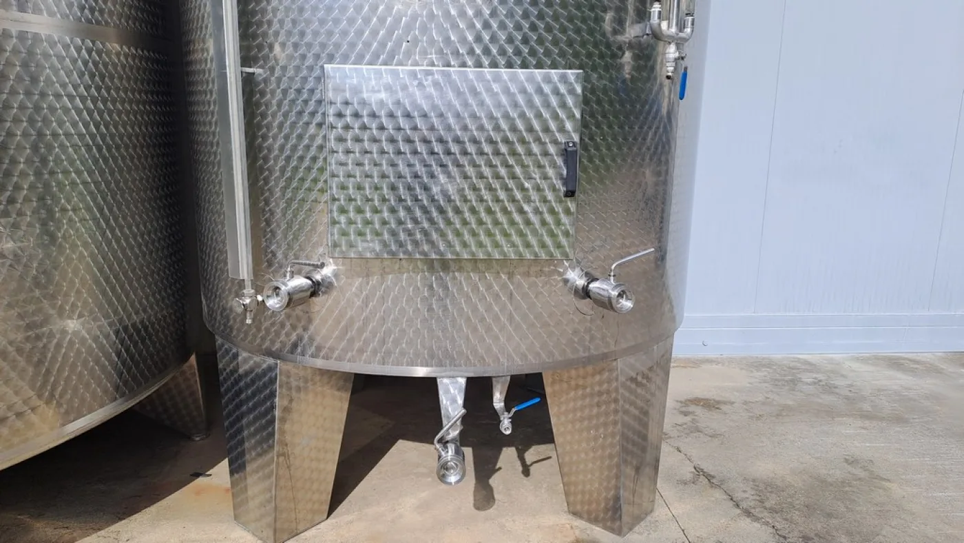 STAINLESS STEEL TANK 8.000 LITERS (80 HL), STORAGE MODEL TOTALLY INSULATED, PRESSURE ROUNDED BOTTOMS, SECOND HAND EQUIPMENT - 1