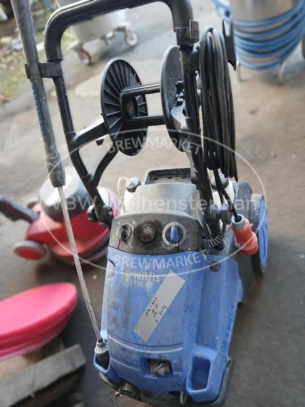 high-pressure cleaner