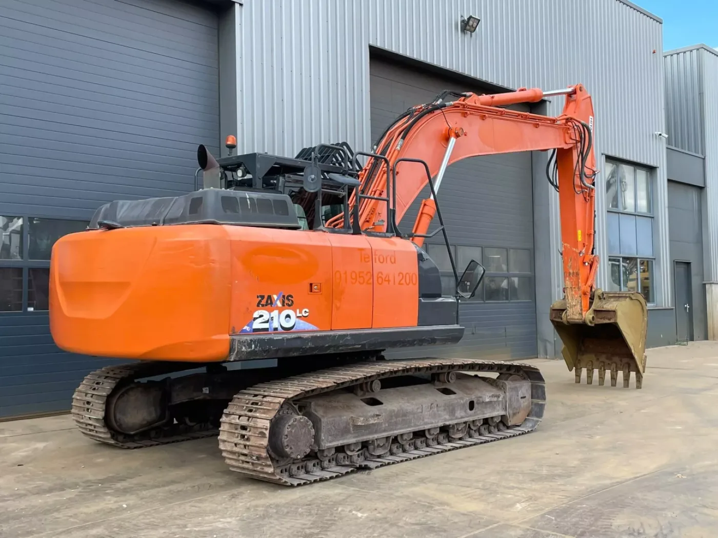 Hitachi ZX210LC-6 - 5