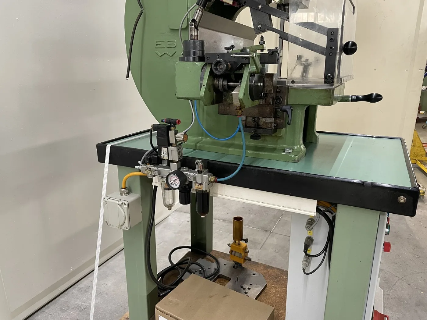 EXCENTRIC PRESS “BEUTLER” D8-200 - 3