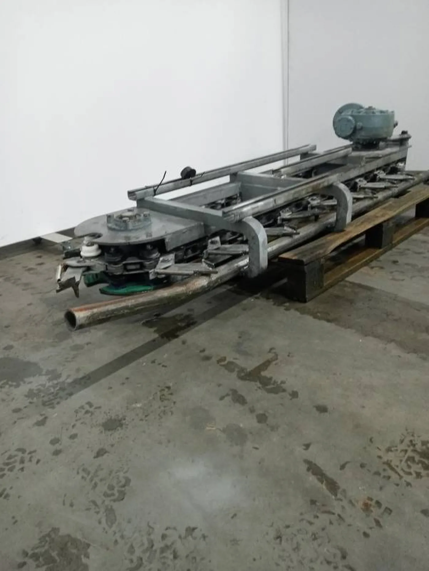 Lift conveyor empty hooks - 6