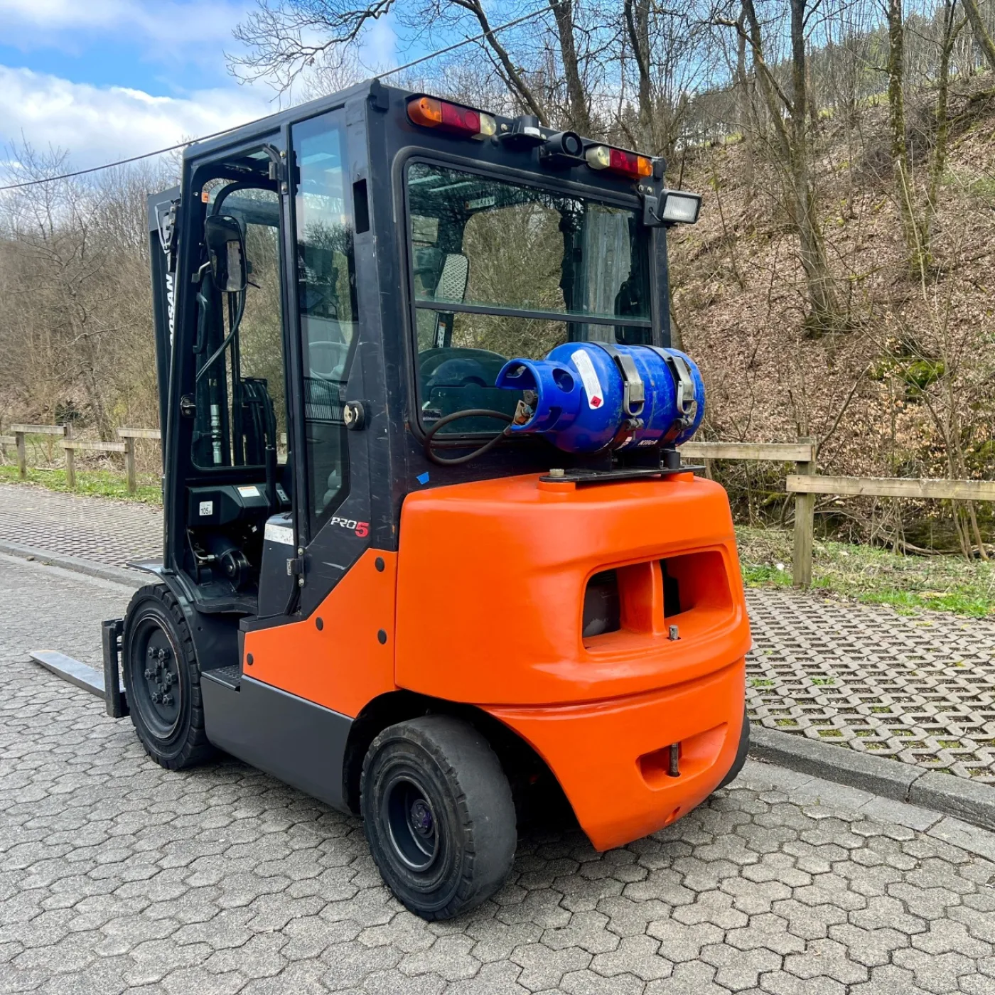DOOSAN G25E-5 Pro Gasstapler 2,5 t Triplex 4,6 m Gabellänge 1600 mm - 8