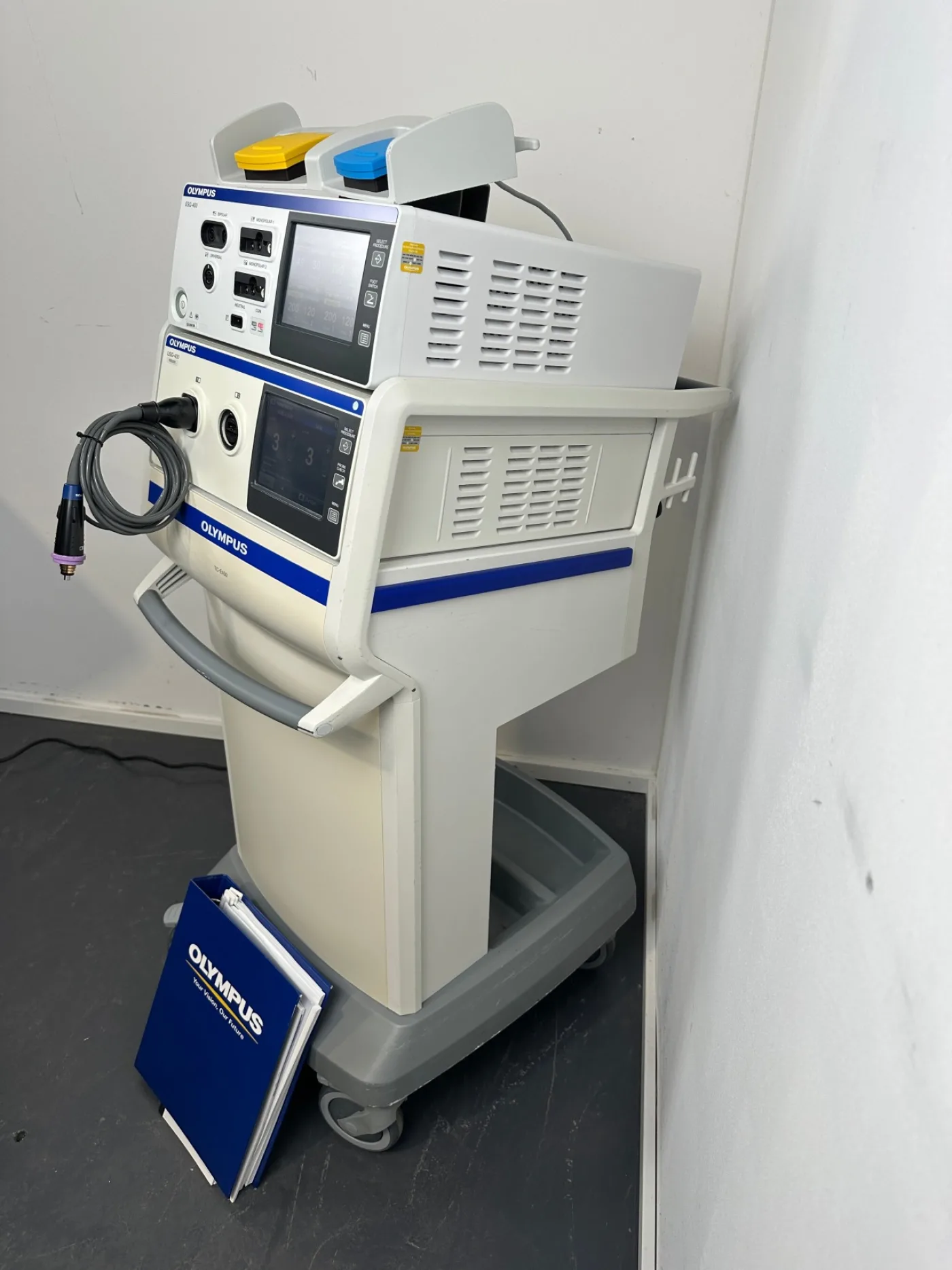 Olympus HF-Generator ESG-400 & Ultraschallgenerator USG-400 & Fahrwagen TC-E400 - 3