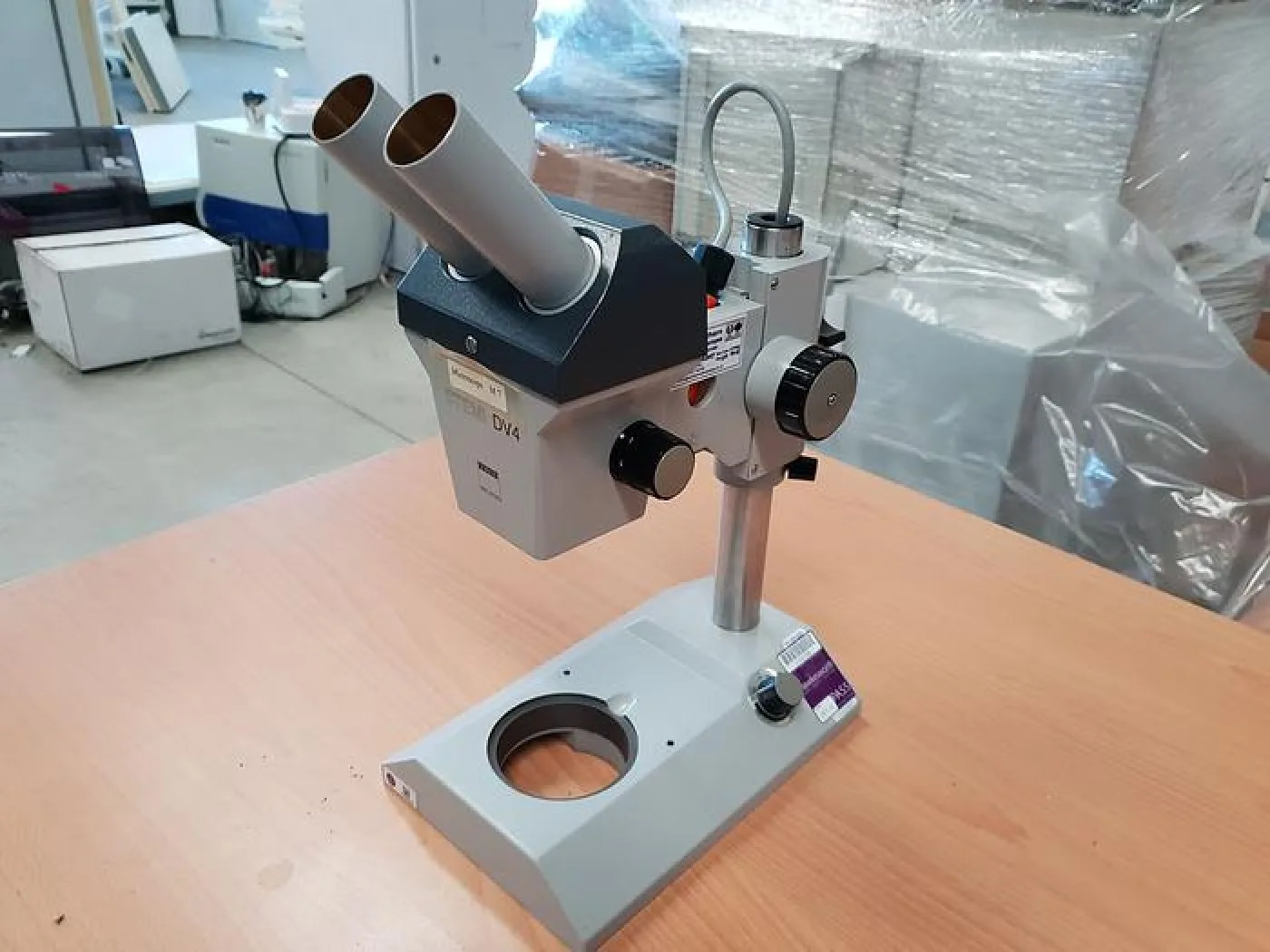 Zeiss Stemi DV4 Microscope - 2