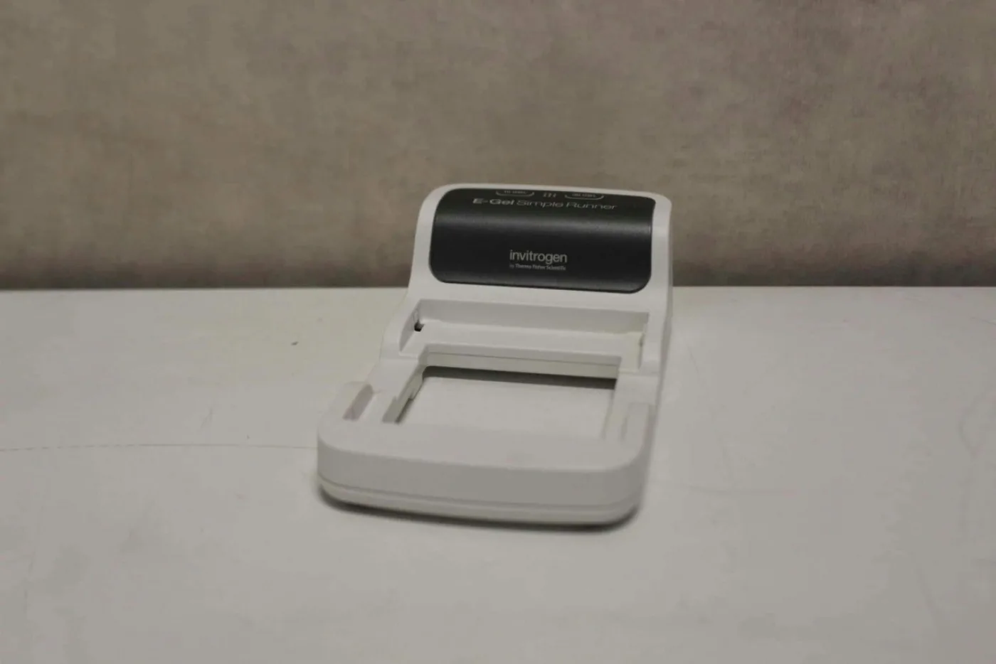 Invitrogen E-Gel Simple Runner Elektroforese Apparaat - 1