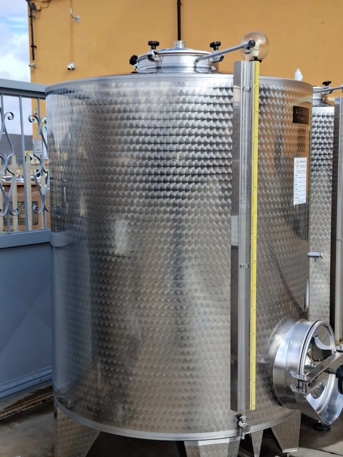 STAINLESS STEEL TANK L.A. INOX, CAPACITY 2000 LITERS, STORAGE/VINIFICATION MODEL CONICAL BOTTOM, SECON HAND EQUIPMENT - 7