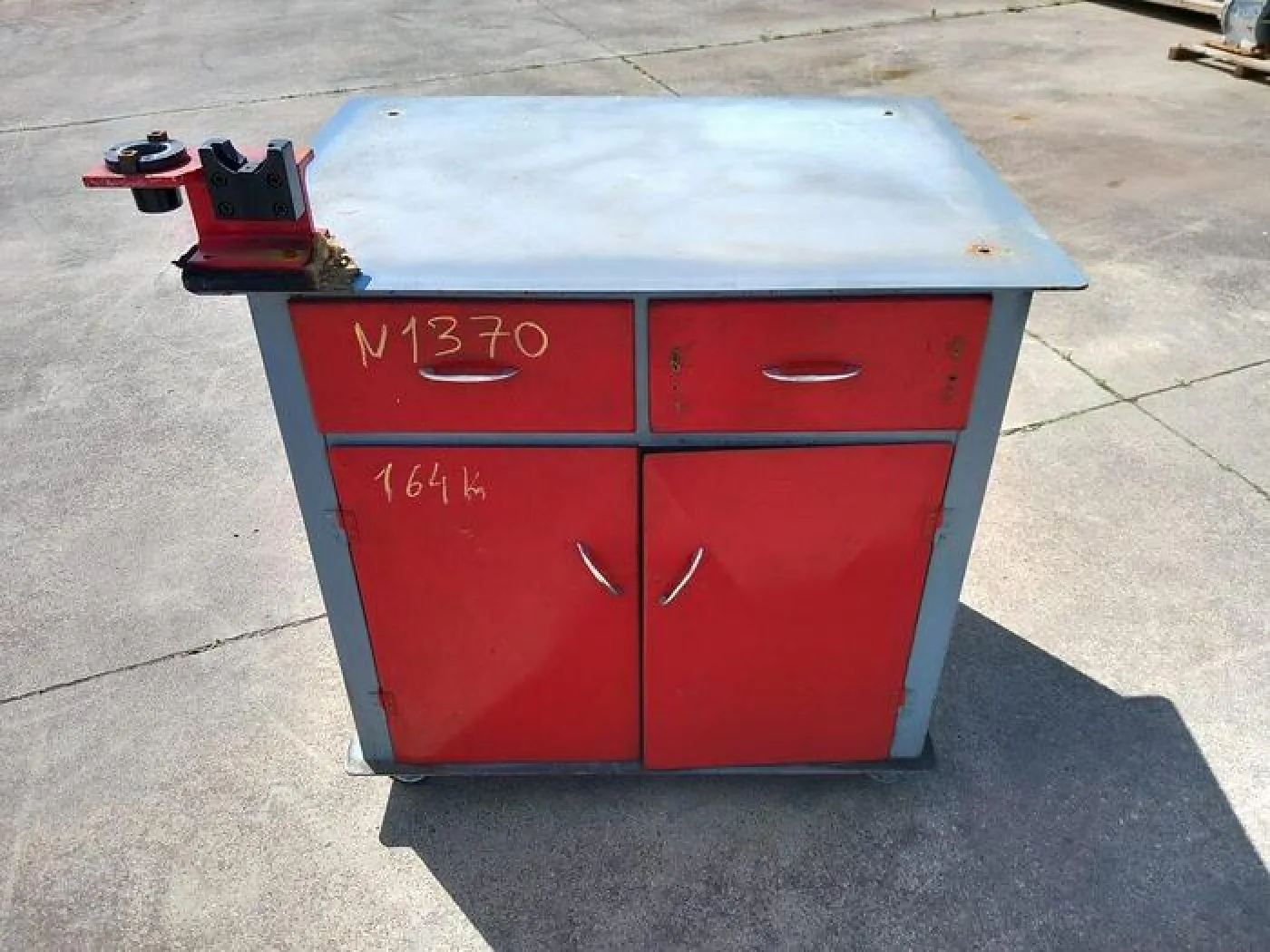 Bancada de trabalho de ferro - 1
