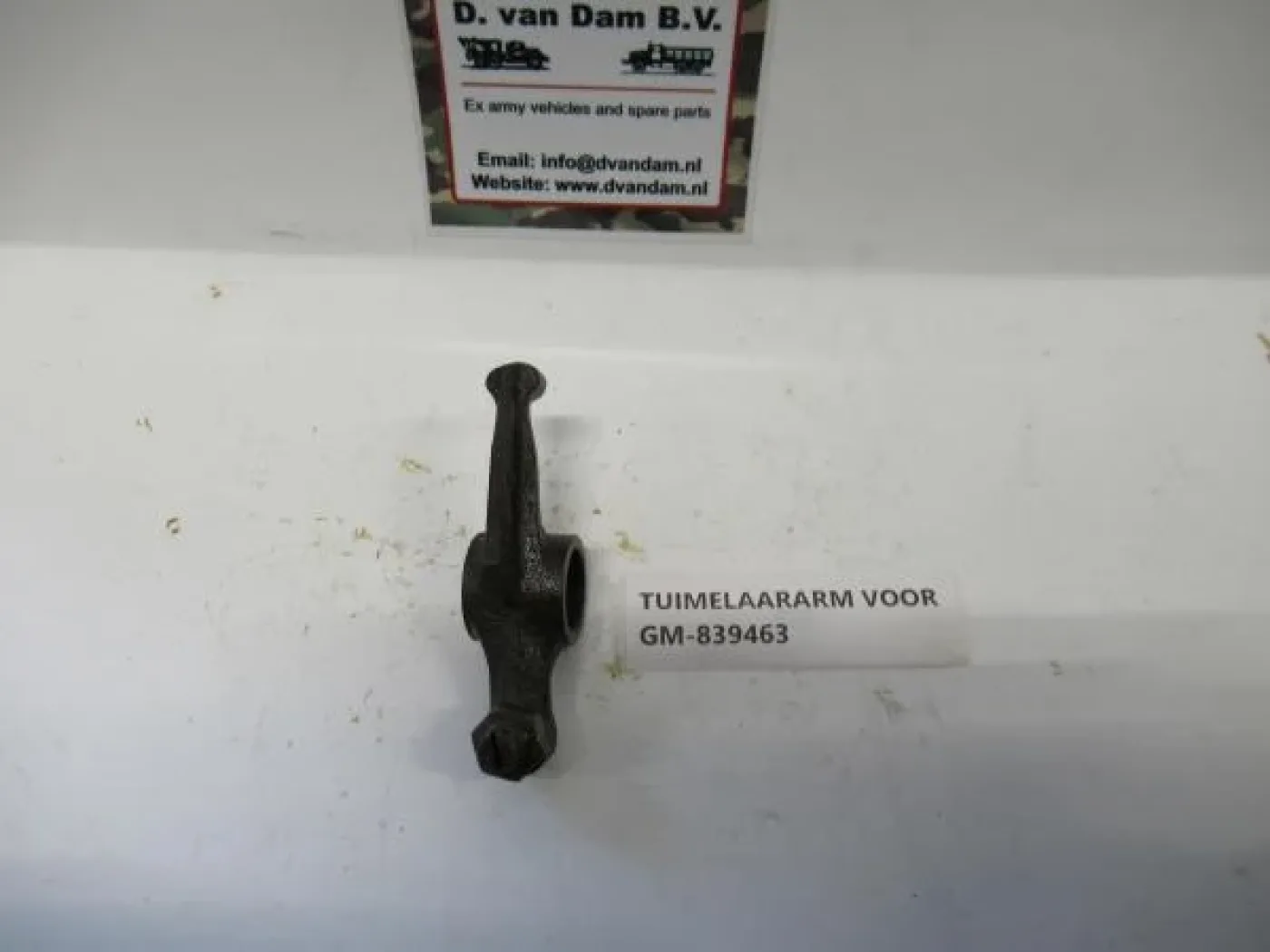 Tuimelaararm voor - 1