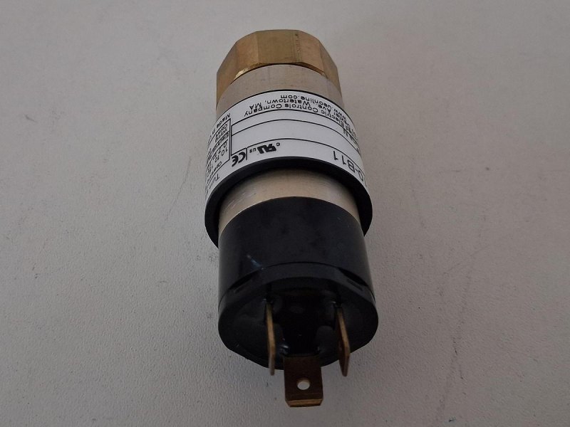 United Electric Controls 10-B11 Pressure Switch