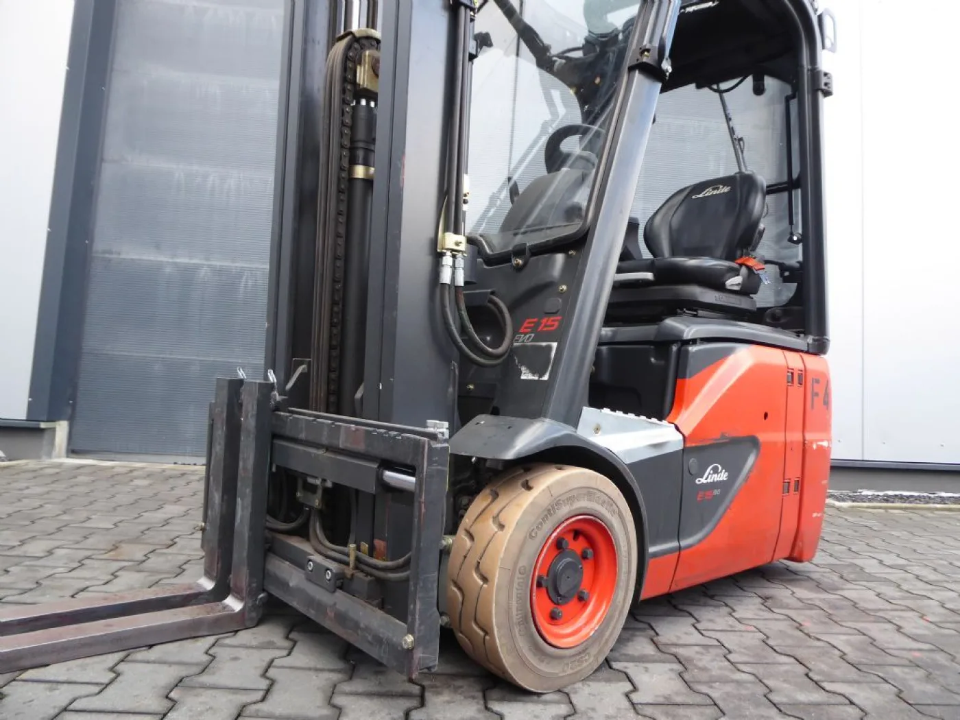 Linde E15-02 - 2