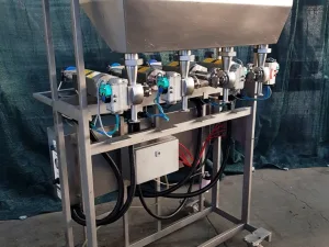 DOSATRICE PNEUMATICA PER CREME – RIGGS AUTOPACK – MOD. 1000
