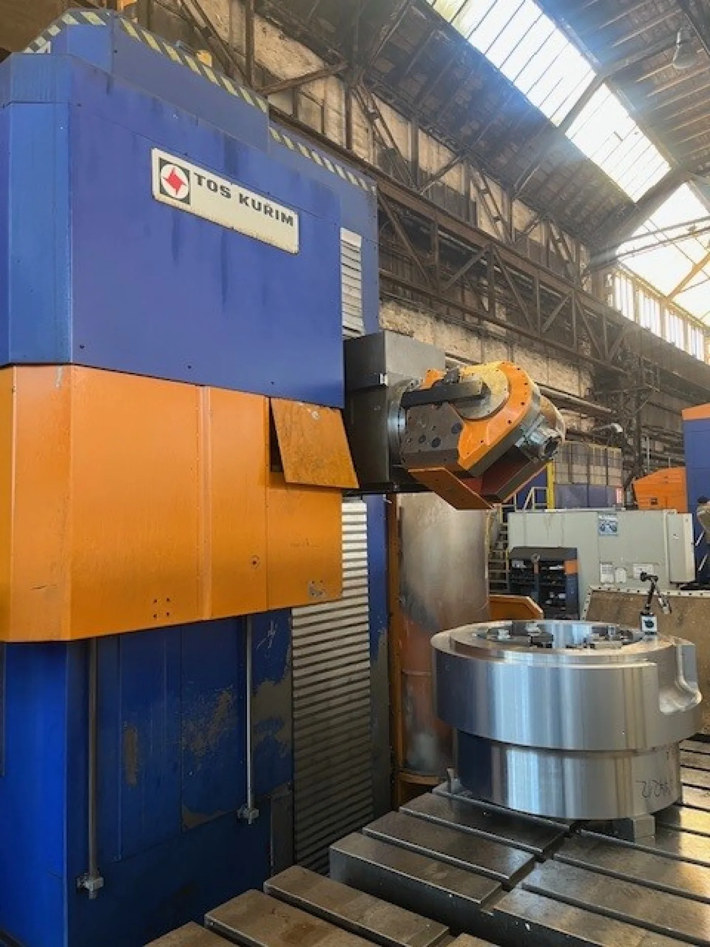 TRAVELLING COLUMN MILLING MACHINE TOS- KURIM FUQ 150V/14 - 3
