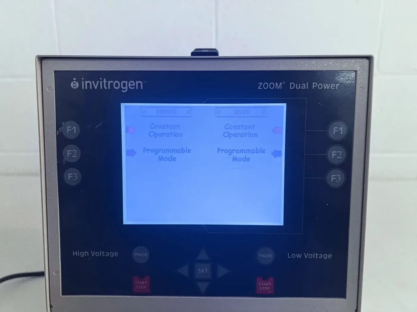 Invitrogen ZOOM Dual Power Supply ZP10002 - 3