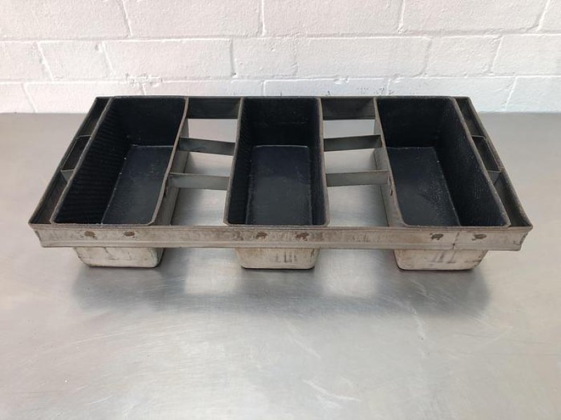 1Kg Strap 0f Three Bread Tins