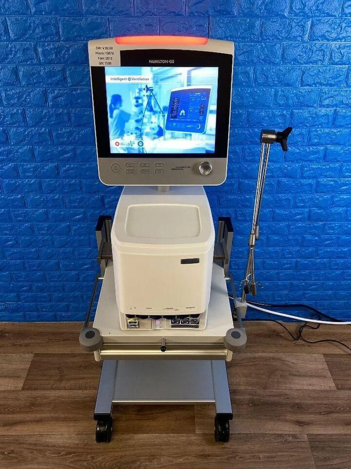 HAMILTON G5 Intellivent Ventilator - 3