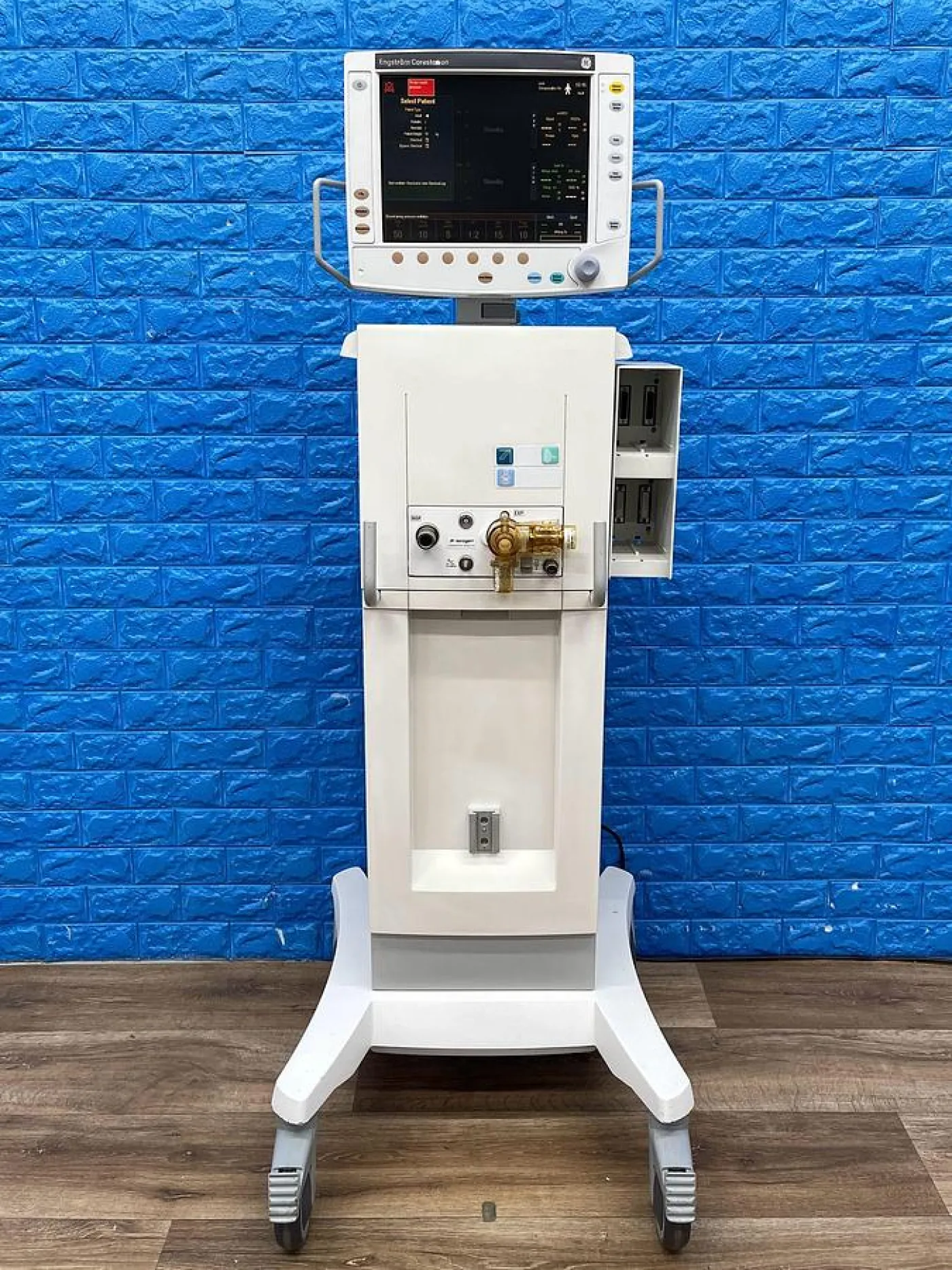 GE Engstrom Ventilator SW: 06.01 Hours: 21227 YOM: 2009 - 4