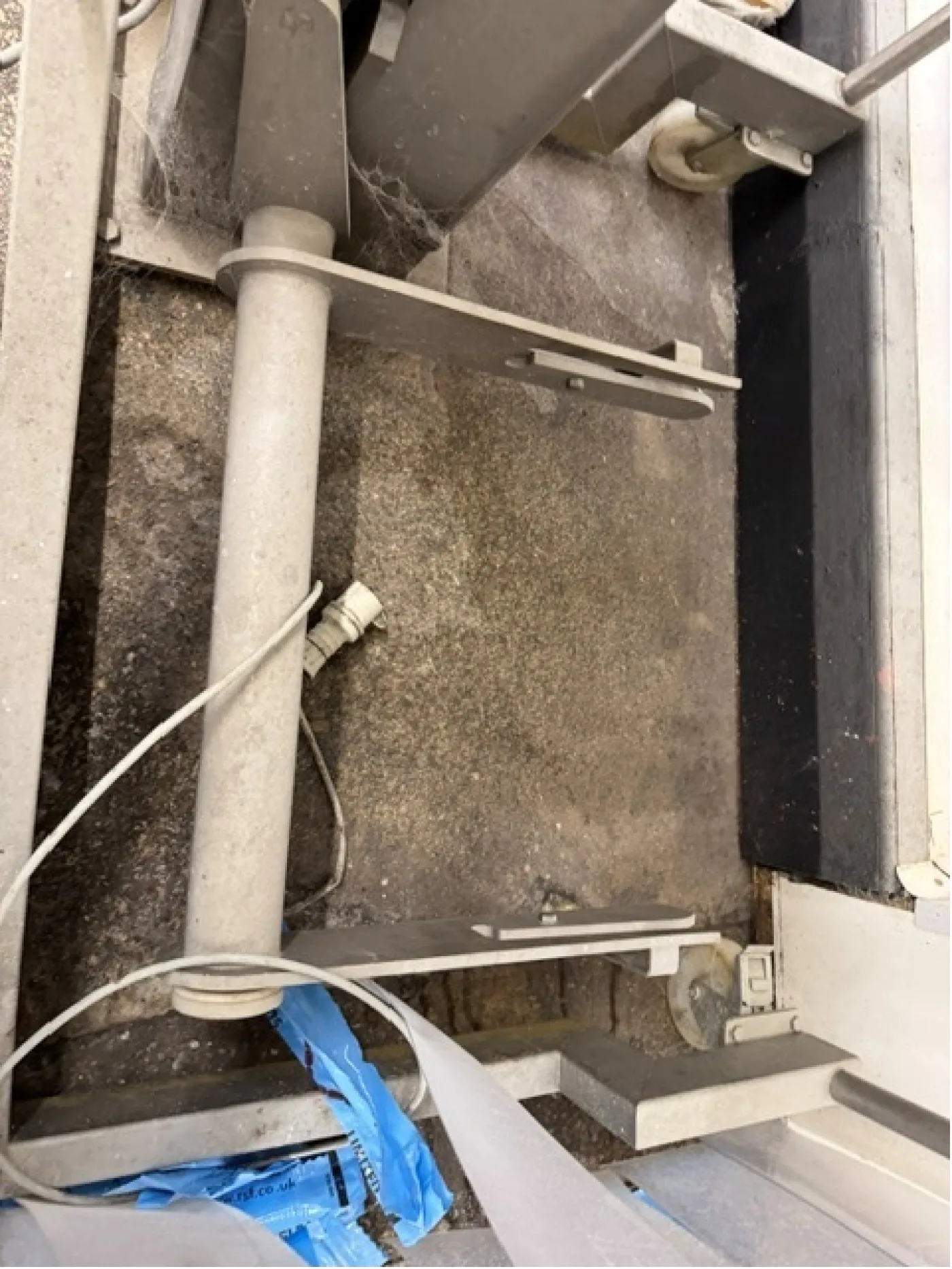 Mobile Tote Bin Hoist - 2