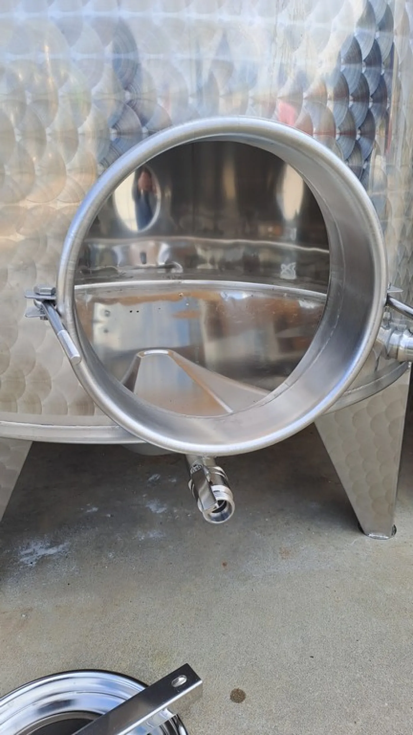 STAINLESS STELL TANKS CAPACITY LITERS 1000 PNEUMATIC FLOATING LID, WITH MANHOLE, ROUNDED BOTTOM NEW EQUIPMENT - 8