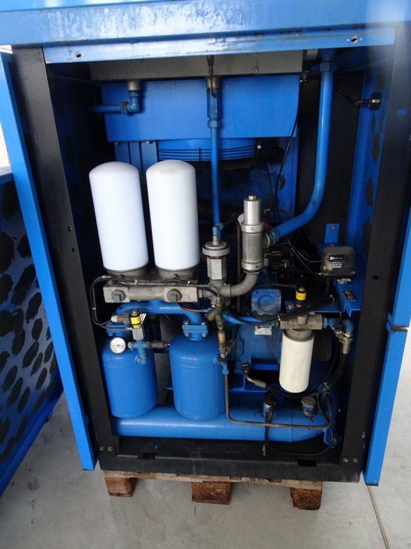 SCREW COMPRESSOR CECCATO MODEL RL40, SECOND-HAND MACHINE