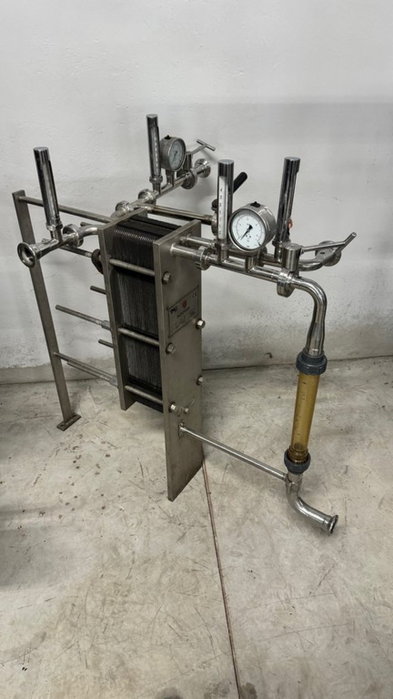 PLATES EXCHANGER FOR COOLING/HEATING, FIRM PADOVAN, ENTIRELY IN STAINLESS STEEL, WITH 55 PLATES, SECOND-HAND MACHINE