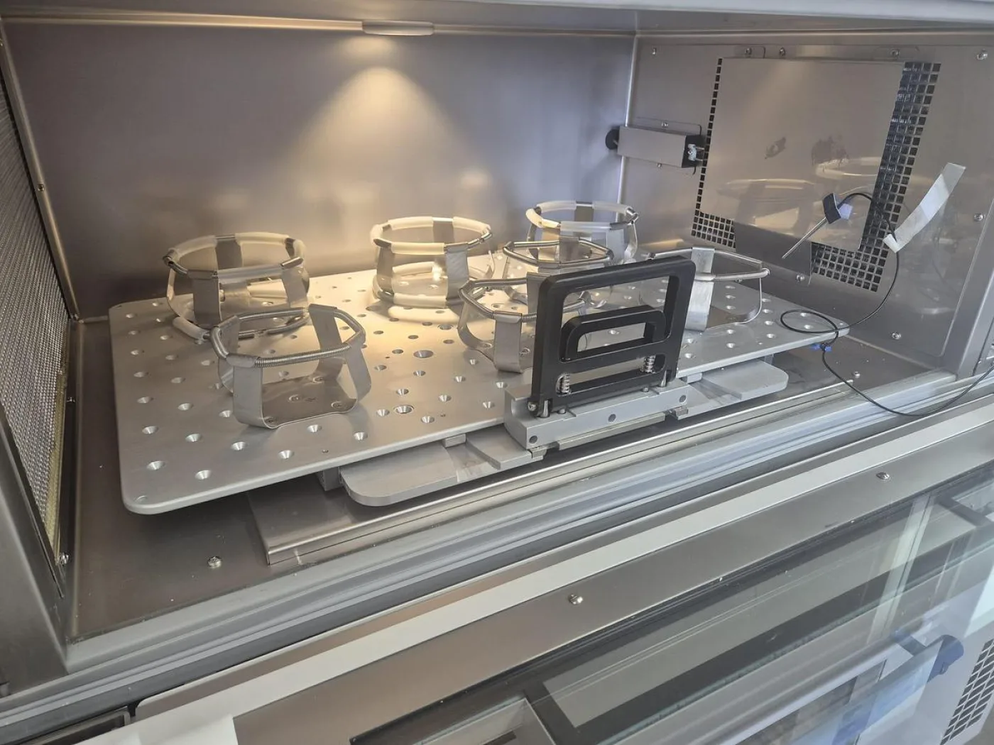 Thermo Scientifi Max SHKE8000 Orbital Shaker-Incubator - 8