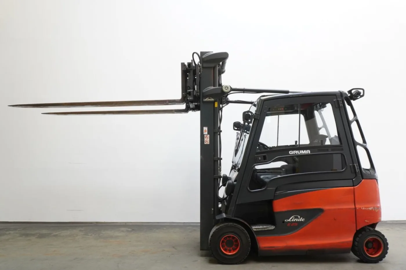 Frontstapler Linde E 25/600 HL 387 (2016) - 2