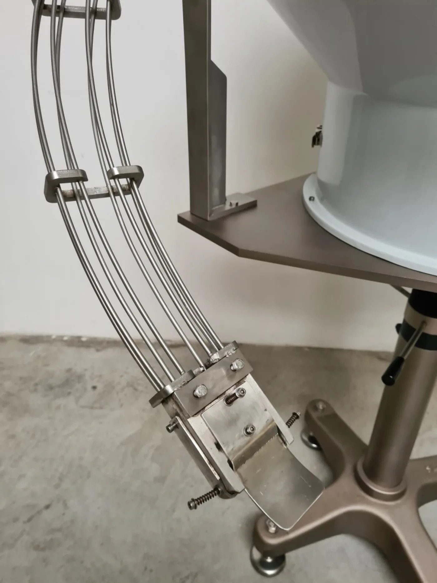 ALIMENTATORE VIBRANTE A TAZZA – SARG - 8