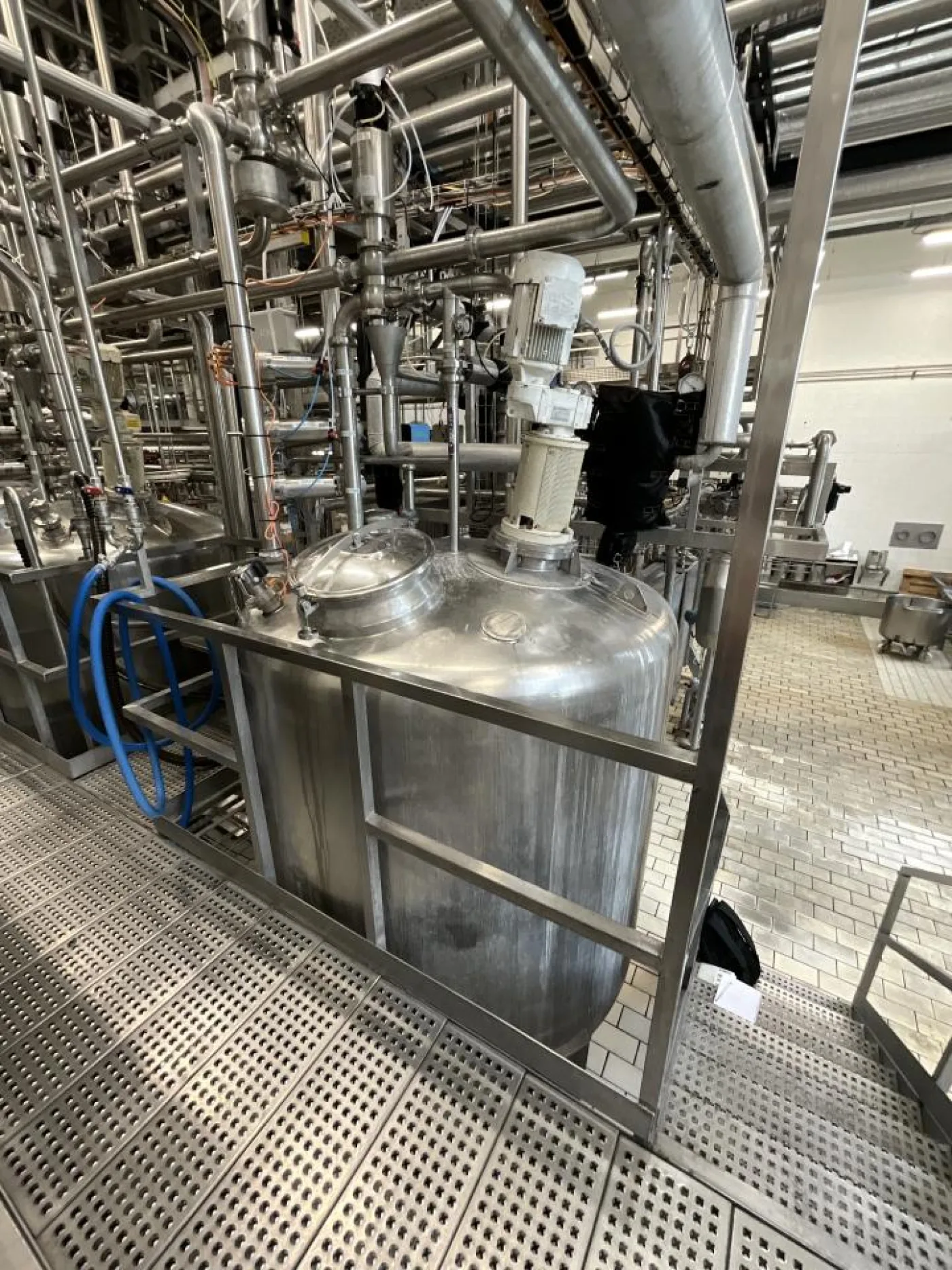 Chaudronnerie Tuyauterie Chaudronnerie Tuyauterie Circa 3000 Litre Stainless Steel Mixing Tank - 8