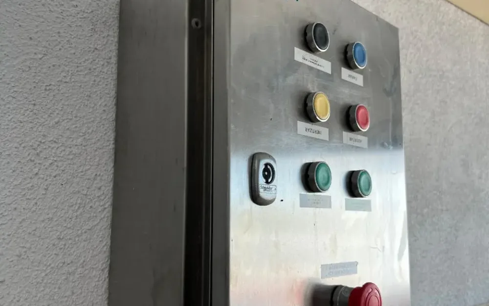 USED STAINLESS STEEL BUTTON PANEL