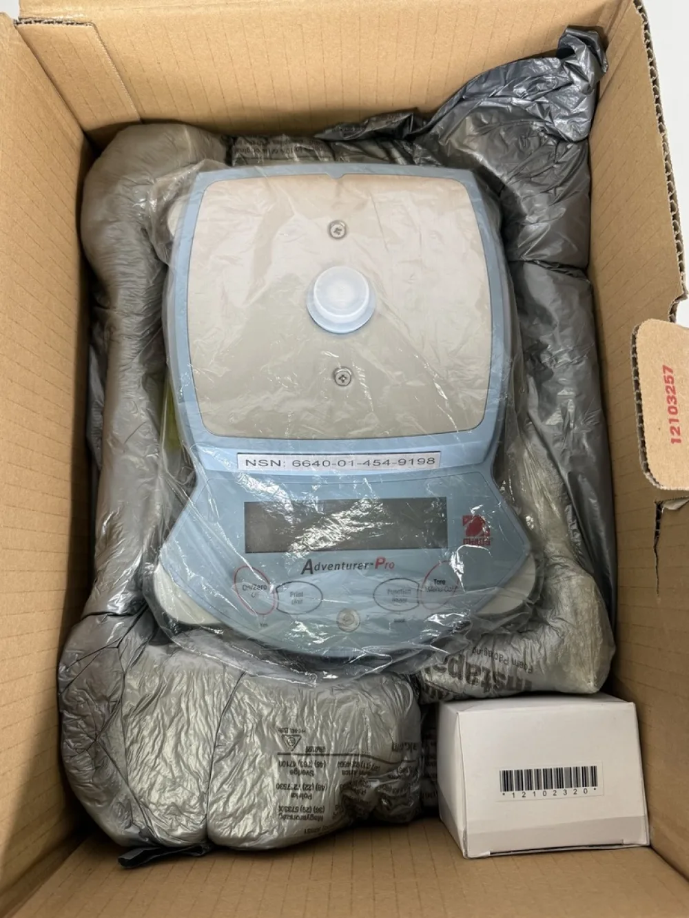 Ohaus Adventurer Pro AV812 Balans