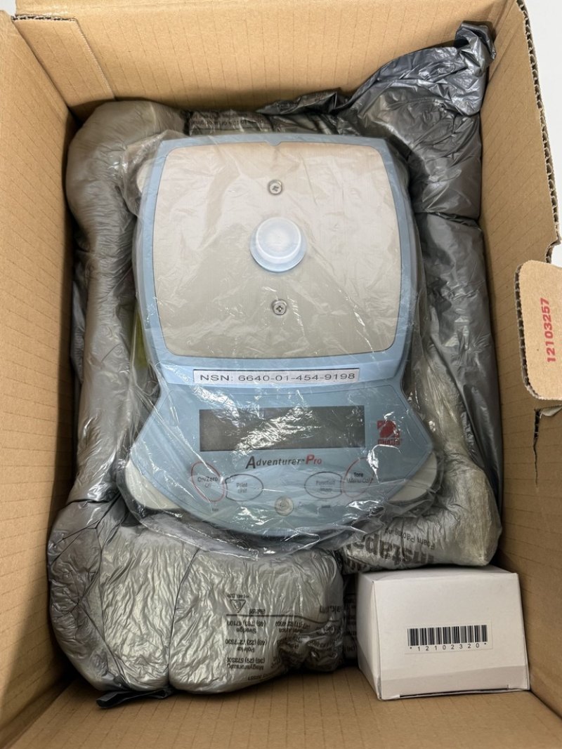 Ohaus Adventurer Pro AV812 Balans