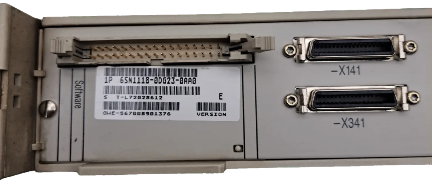 Siemens SIMODRIVE 611 6SN1123-1AA00-0HA1 / 6SN1118-0DG23-0AA0 - 1