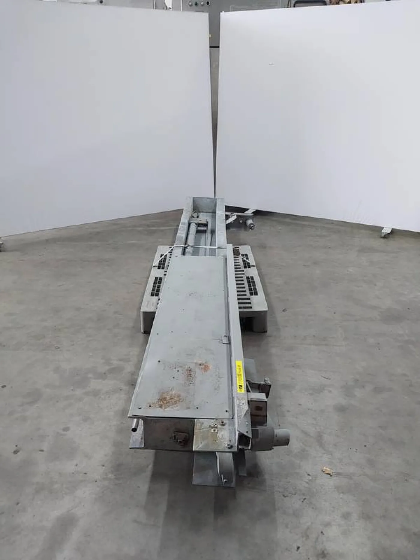 Hook lift for tube rail - 2