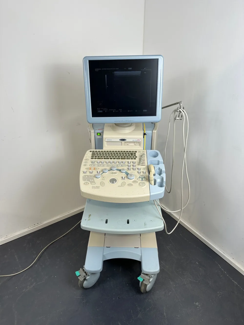 Hitachi EUB-7500A Ultraschallfarbdoppler inkl. 2 Sonden