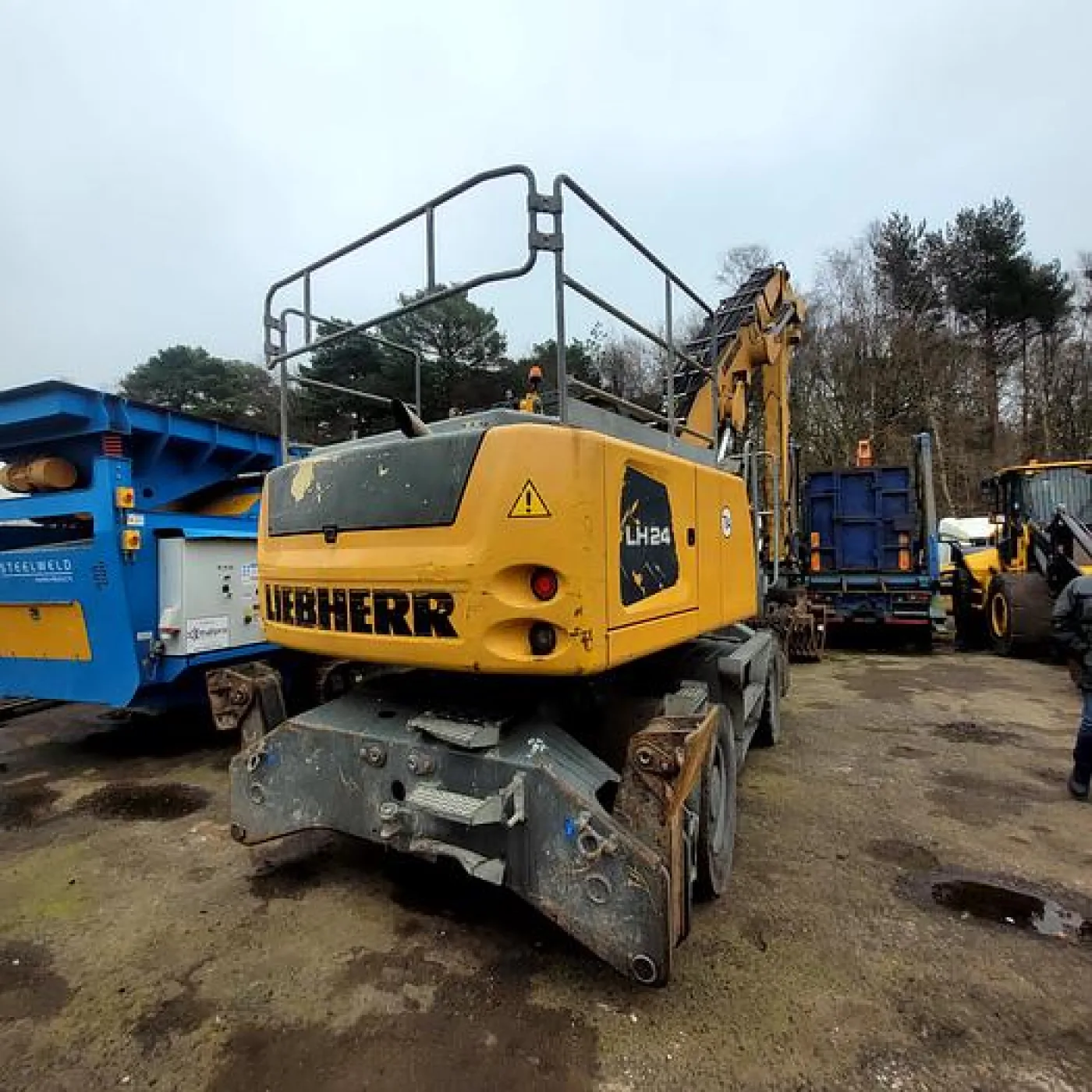 2014 Liebherr LH24 Waste Material Handler - 3