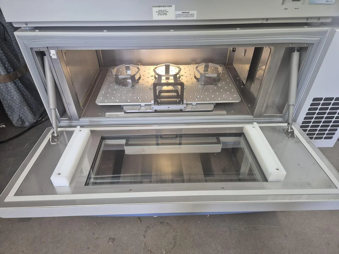 Thermo Scientifi Max SHKE8000 Orbital Shaker-Incubator - 6