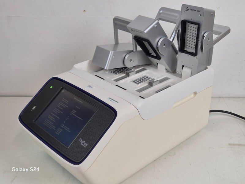 Applied Biosystems ProFlex PCR Sytem