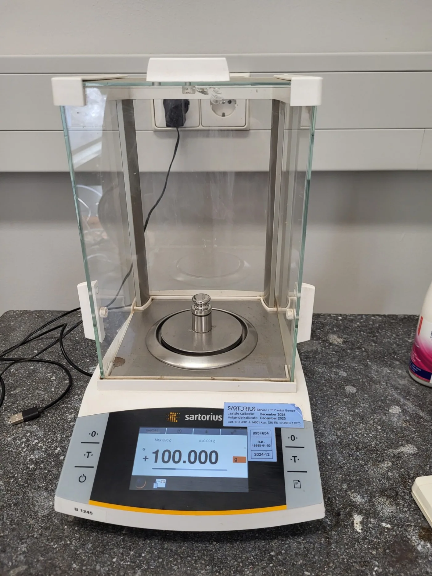 2541 - Used Sartorius BCA324I-1s analytical balance - 1