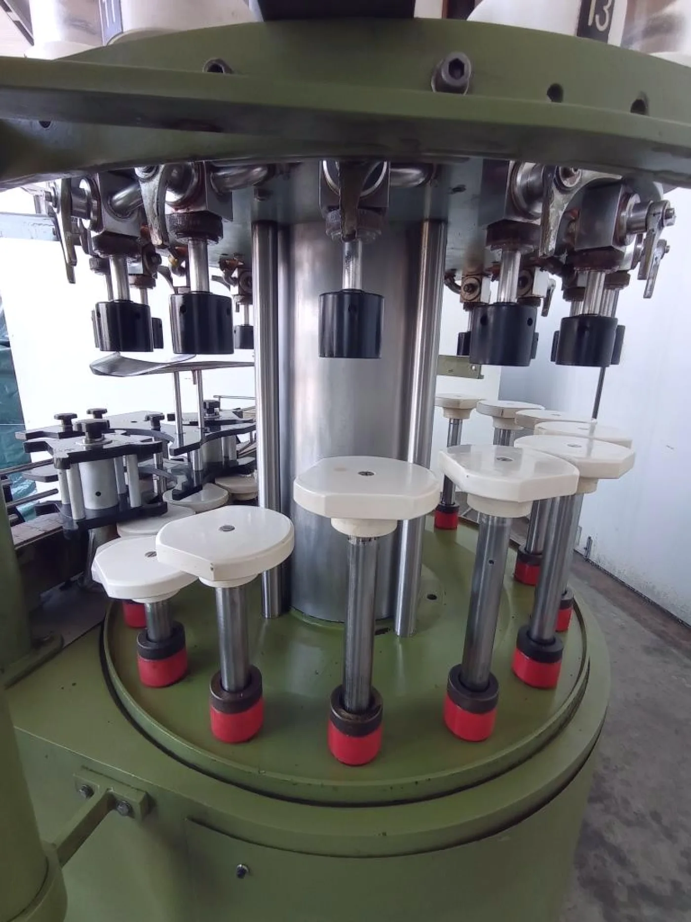 RIEMPITRICE E TAPPATRICE FLACONI – STEROMECCANICA - 7