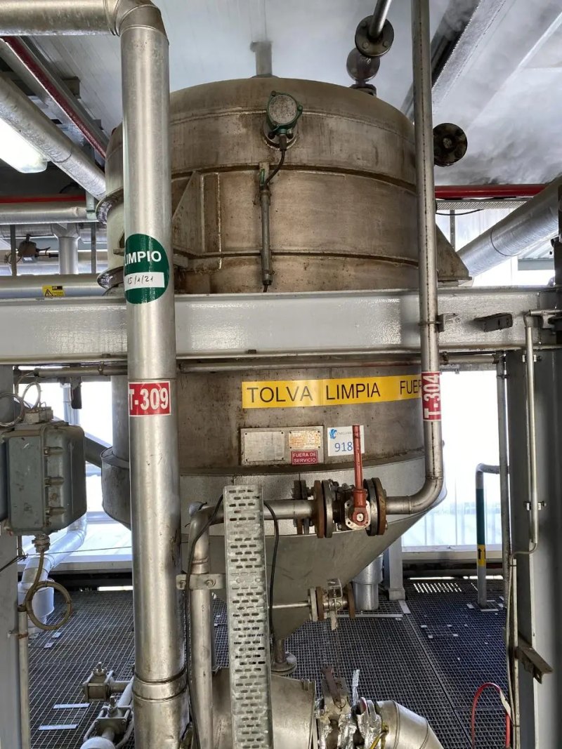 USED AGUILAR TANK AND STAINLESS STEEL ROOMS 2900 LITERS