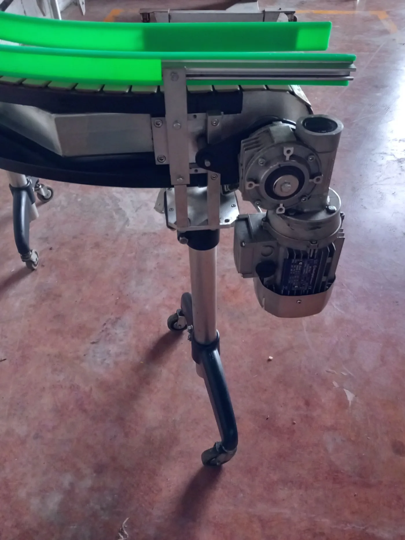 NASTRO TRASPORTATORE CON CURVA - 8
