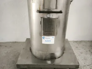 USED 200 LITER STAINLESS STEEL TANK