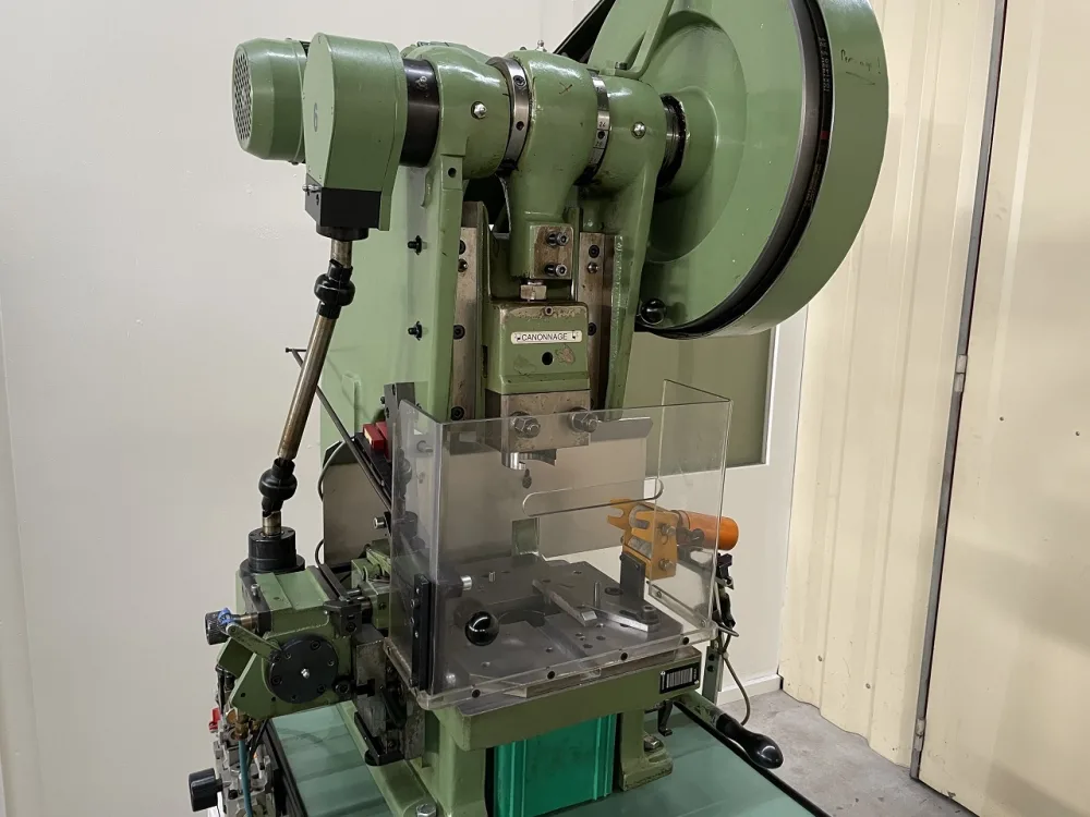 EXZENTER-PRESSE “BEUTLER” D8-200